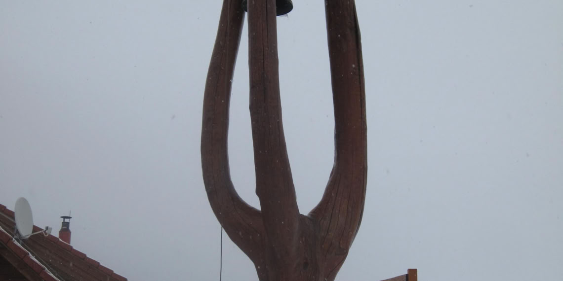 zimní pohled na zvonici